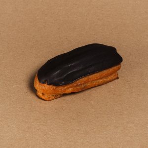 Šokolādes eklērs